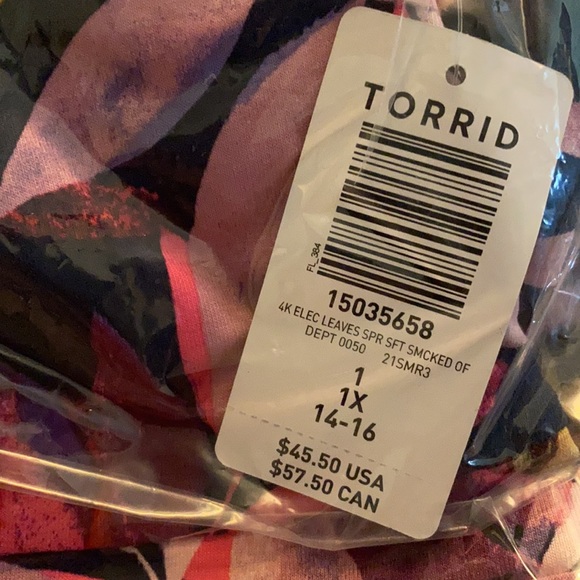 NWT TORRID Leaves Off Shoulder Bow Front Top - Picture 8 of 10